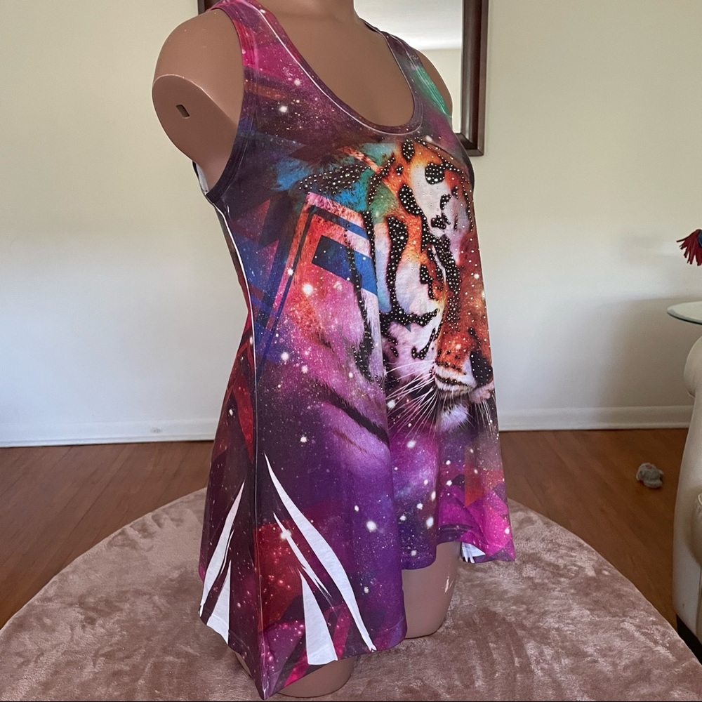 Tiger Tank Top - Picture 3 of 9